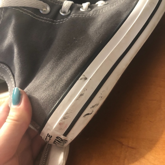Grey high top Converse sneakers - Picture 3 of 4